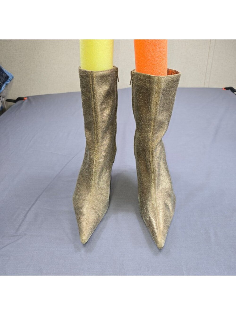 Steve Madden 9.5M Dangger Gold Pointed Toe Healed Boots Leather Side Zipper - Picture 4 of 8